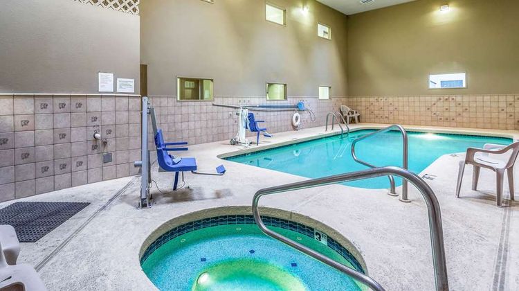 Rodeway Inn and Suites Lake Havasu City Pool