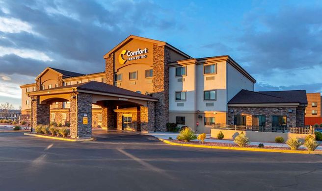 Comfort Inn & Suites Page at Lake Powell Exterior