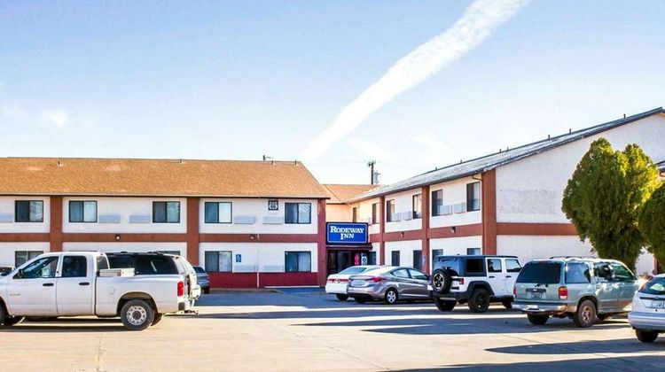 Rodeway Inn Exterior