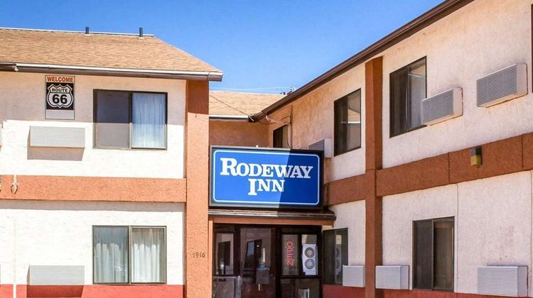 Rodeway Inn Exterior