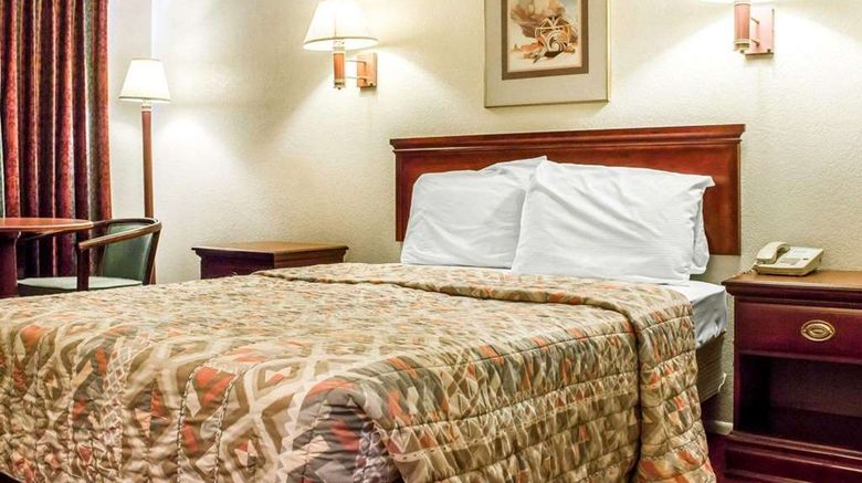 <b>Rodeway Inn Room</b>. Images powered by <a href="https://iceportal.shijigroup.com/" title="IcePortal" target="_blank">IcePortal</a>.