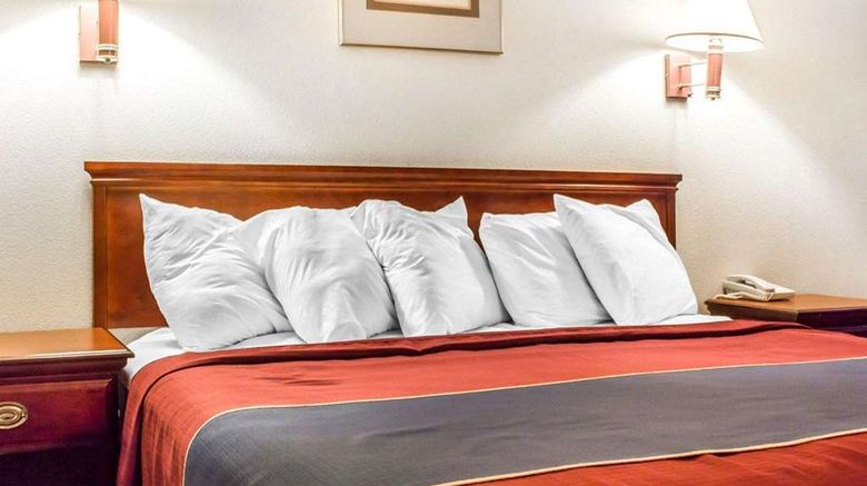 <b>Rodeway Inn Room</b>. Images powered by <a href="https://iceportal.shijigroup.com/" title="IcePortal" target="_blank">IcePortal</a>.
