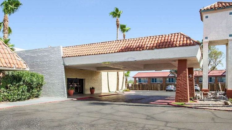 Quality Inn Exterior