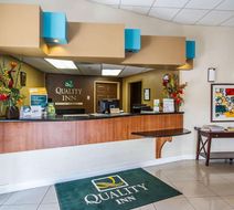 Quality Inn Lobby