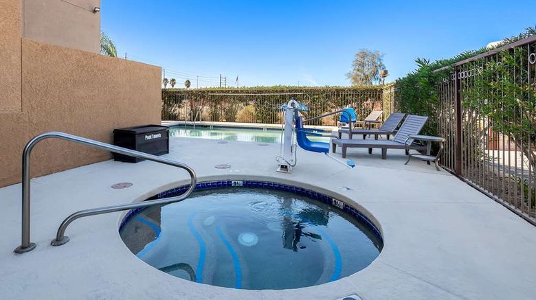 <b>Comfort Inn & Suites Tucson Pool</b>. Images powered by <a href="https://iceportal.shijigroup.com/" title="IcePortal" target="_blank">IcePortal</a>.