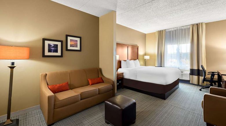 <b>Comfort Inn & Suites Tucson Suite</b>. Images powered by <a href="https://iceportal.shijigroup.com/" title="IcePortal" target="_blank">IcePortal</a>.