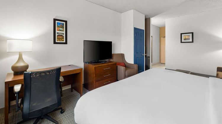 Comfort Inn & Suites Tucson Suite