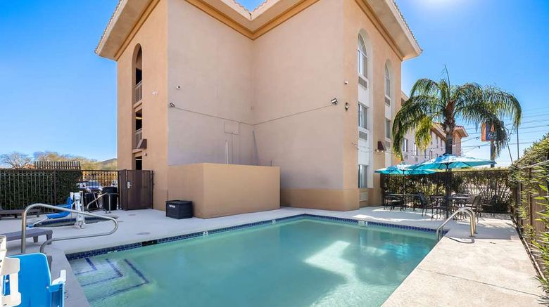 <b>Comfort Inn & Suites Tucson Pool</b>. Images powered by <a href="https://iceportal.shijigroup.com/" title="IcePortal" target="_blank">IcePortal</a>.