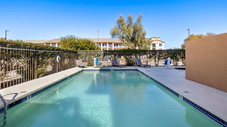 <b>Comfort Inn & Suites Tucson Pool</b>. Images powered by <a href="https://iceportal.shijigroup.com/" title="IcePortal" target="_blank">IcePortal</a>.
