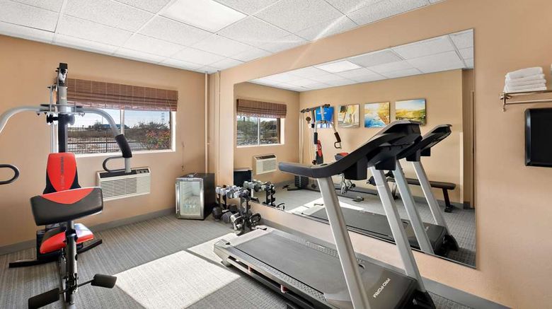 <b>Comfort Inn & Suites Tucson Health</b>. Images powered by <a href="https://iceportal.shijigroup.com/" title="IcePortal" target="_blank">IcePortal</a>.