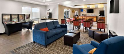 Comfort Inn & Suites Tucson Lobby