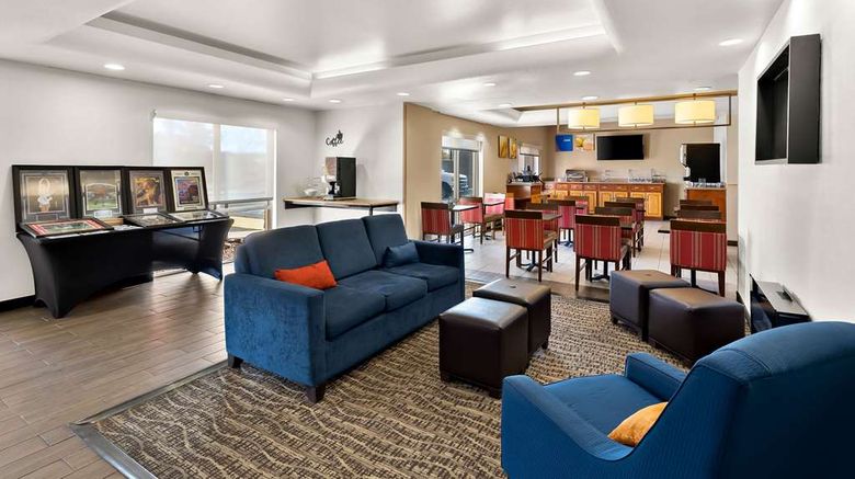 <b>Comfort Inn & Suites Tucson Lobby</b>. Images powered by <a href="https://iceportal.shijigroup.com/" title="IcePortal" target="_blank">IcePortal</a>.