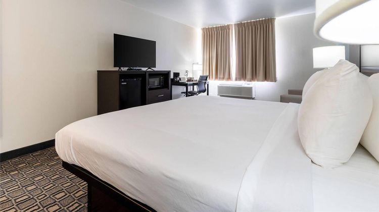 Quality Inn Winslow I-40 Room