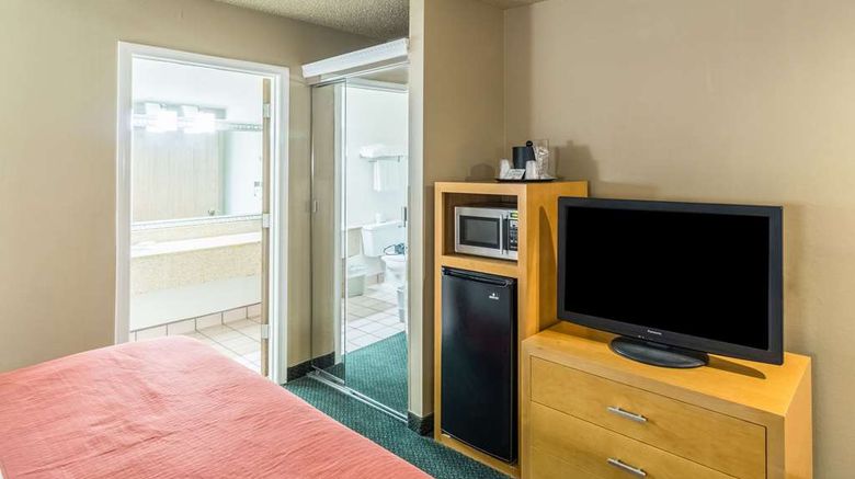 <b>Quality Inn Casa Grande Room</b>. Images powered by <a href="https://iceportal.shijigroup.com/" title="IcePortal" target="_blank">IcePortal</a>.