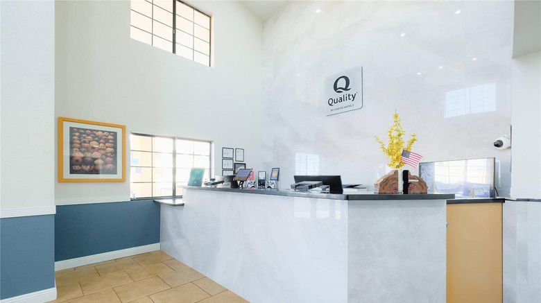 <b>Quality Inn Holbrook-Petrified Forest Lobby</b>. Images powered by <a href="https://iceportal.shijigroup.com/" title="IcePortal" target="_blank">IcePortal</a>.