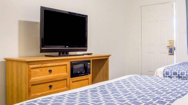 <b>Rodeway Inn Scottsdale Room</b>. Images powered by <a href="https://iceportal.shijigroup.com/" title="IcePortal" target="_blank">IcePortal</a>.