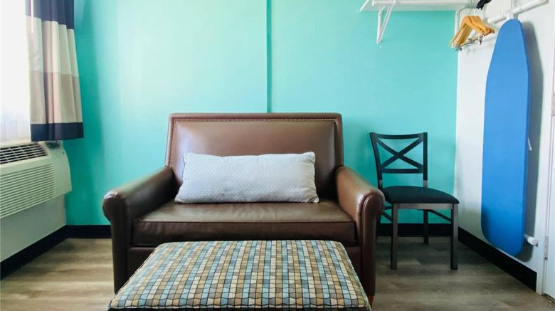 <b>Rodeway Inn Scottsdale Suite</b>. Images powered by <a href="https://iceportal.shijigroup.com/" title="IcePortal" target="_blank">IcePortal</a>.