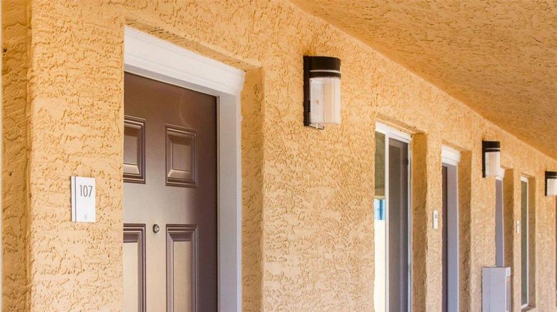 <b>Rodeway Inn Scottsdale Exterior</b>. Images powered by <a href="https://iceportal.shijigroup.com/" title="IcePortal" target="_blank">IcePortal</a>.