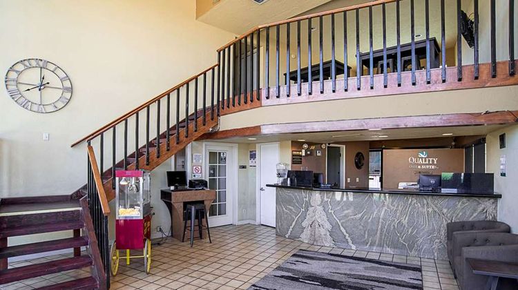 Quality Inn and Suites Phoenix NW - Sun City Lobby