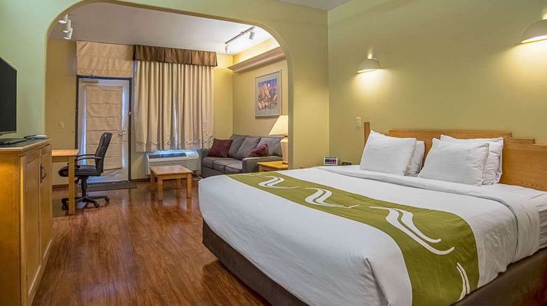 <b>Quality Inn and Suites Phoenix NW - Sun City Suite</b>. Images powered by <a href="https://iceportal.shijigroup.com/" title="IcePortal" target="_blank">IcePortal</a>.