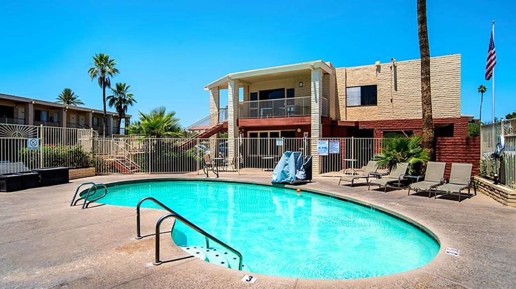 Quality Inn and Suites Phoenix NW - Sun City Pool
