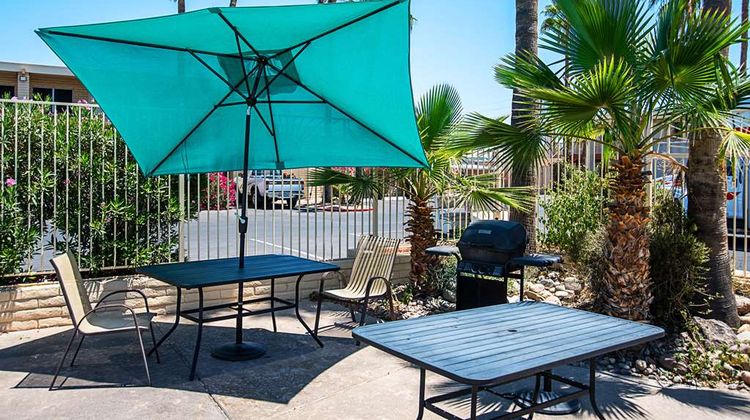 Quality Inn and Suites Phoenix NW - Sun City Pool