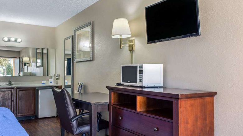 <b>Rodeway Inn Sierra Vista Room</b>. Images powered by <a href="https://iceportal.shijigroup.com/" title="IcePortal" target="_blank">IcePortal</a>.