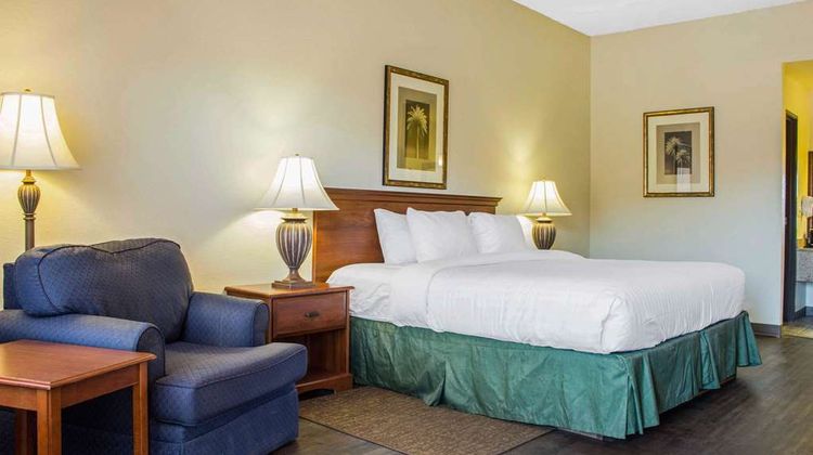 Quality Inn Benson Room