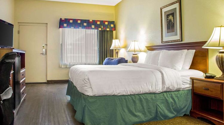 Quality Inn Benson Room