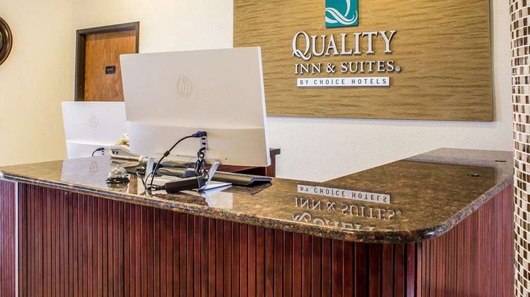 Quality Inn & Suites Yuma Lobby