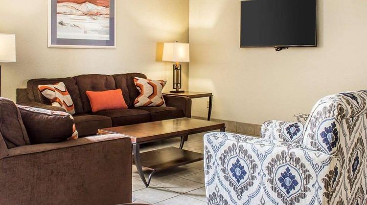 Quality Inn & Suites Yuma Lobby