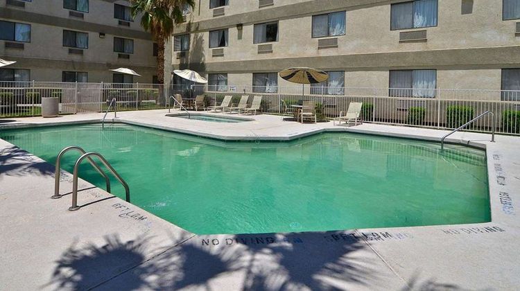 Quality Inn & Suites Yuma Pool