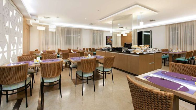 Quality Suites Oscar Freire Restaurant