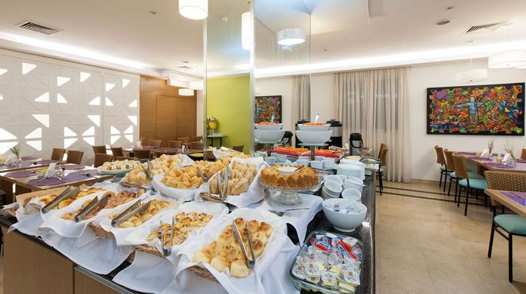 Quality Suites Oscar Freire Restaurant
