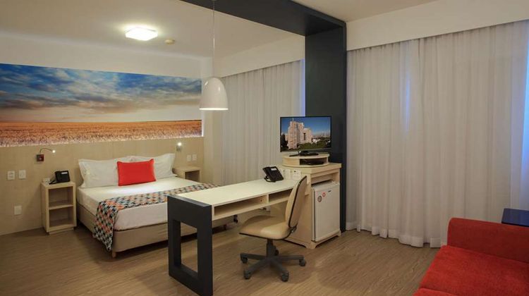 Comfort Suites Alphaville Room