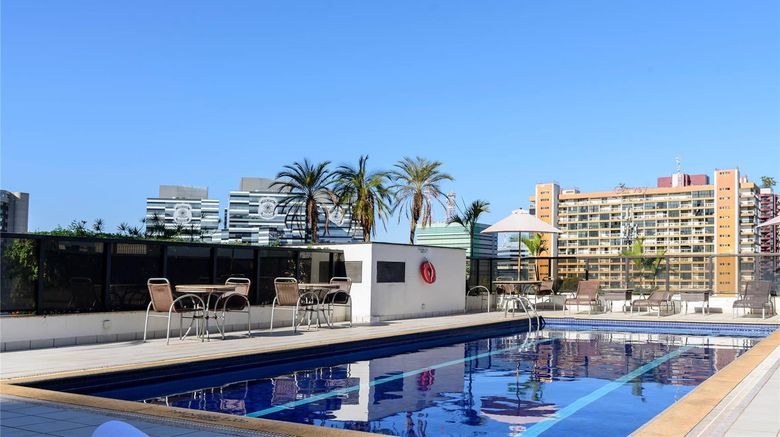 <b>Comfort Suites Brasilia Pool</b>. Images powered by <a href="https://iceportal.shijigroup.com/" title="IcePortal" target="_blank">IcePortal</a>.
