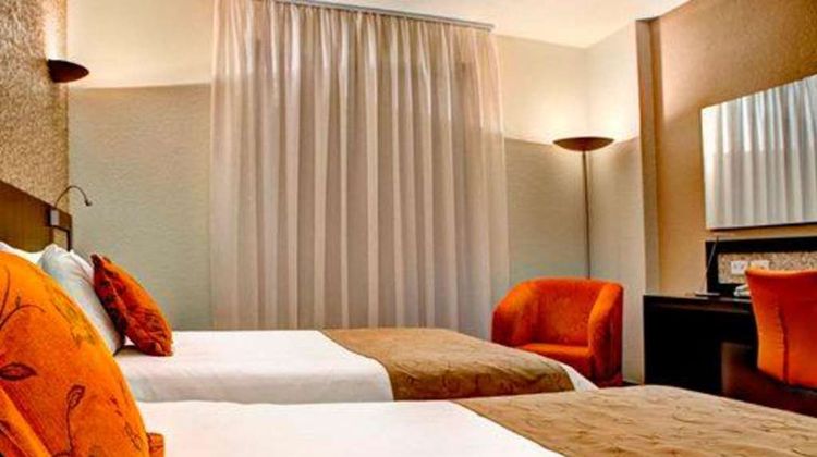 Quality Hotel Curitiba Room