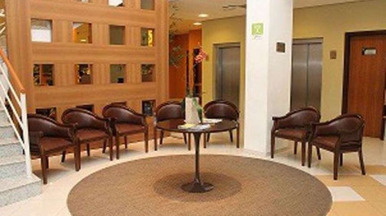 <b>Comfort Inn Joinville Lobby</b>. Images powered by <a href="https://iceportal.shijigroup.com/" title="IcePortal" target="_blank">IcePortal</a>.