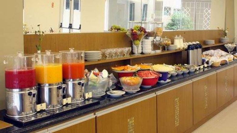 <b>Quality Hotel Jundiai Restaurant</b>. Images powered by <a href="https://iceportal.shijigroup.com/" title="IcePortal" target="_blank">IcePortal</a>.
