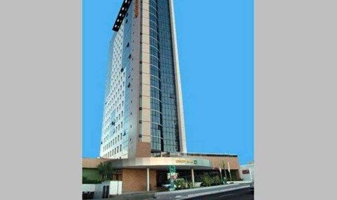 Quality Hotel Manaus Exterior