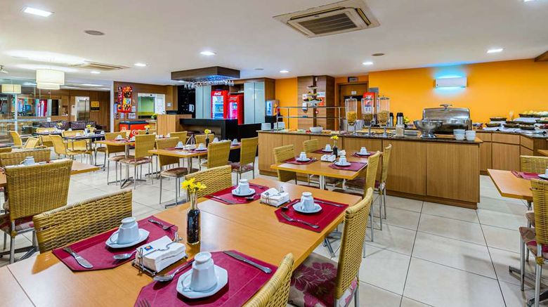 <b>Comfort Hotel Campos dos Goytacazes Restaurant</b>. Images powered by <a href="https://iceportal.shijigroup.com/" title="IcePortal" target="_blank">IcePortal</a>.