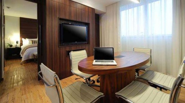 <b>Quality Hotel Aeroporto Vitoria Suite</b>. Images powered by <a href="https://iceportal.shijigroup.com/" title="IcePortal" target="_blank">IcePortal</a>.