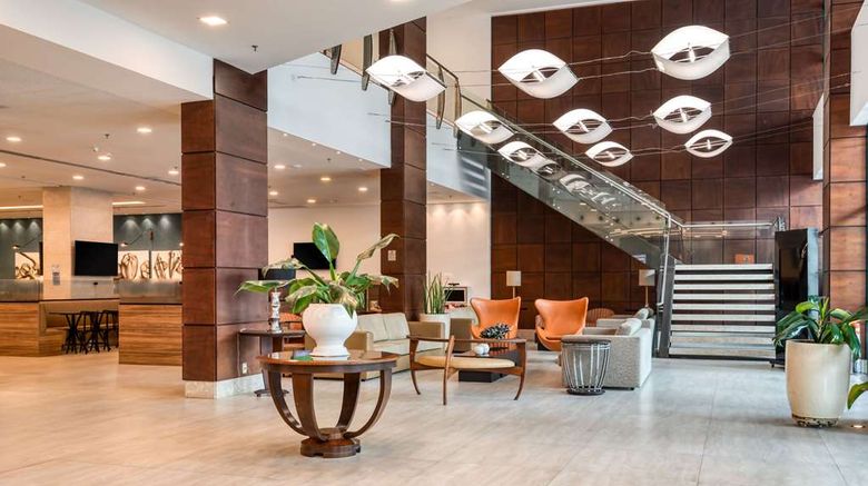<b>Comfort Suites Vitoria Lobby</b>. Images powered by <a href="https://iceportal.shijigroup.com/" title="IcePortal" target="_blank">IcePortal</a>.