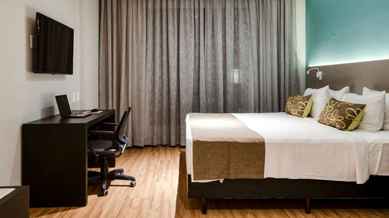 <b>Comfort Suites Vitoria Room</b>. Images powered by <a href="https://iceportal.shijigroup.com/" title="IcePortal" target="_blank">IcePortal</a>.