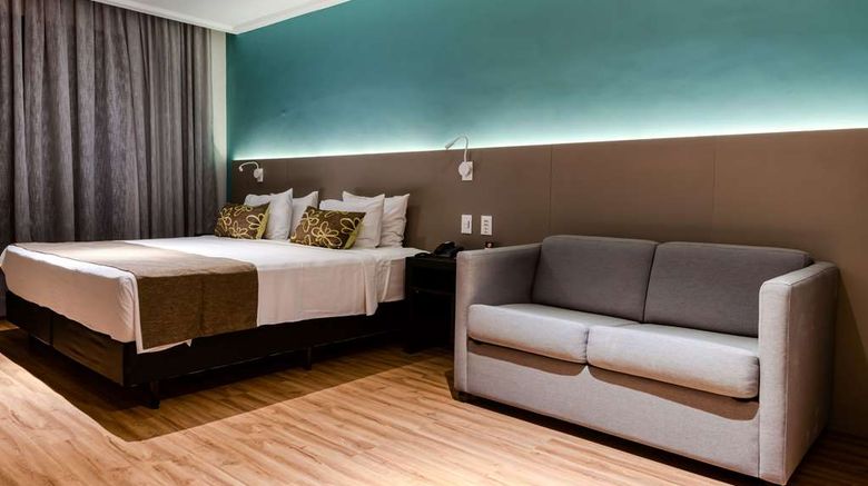 <b>Comfort Suites Vitoria Room</b>. Images powered by <a href="https://iceportal.shijigroup.com/" title="IcePortal" target="_blank">IcePortal</a>.