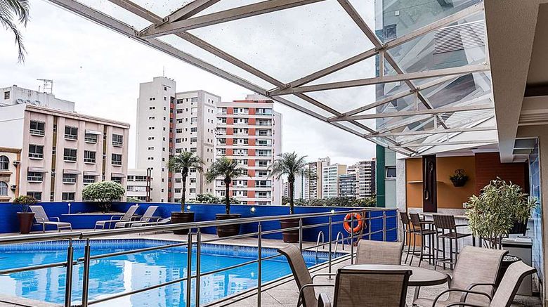 <b>Comfort Suites Vitoria Pool</b>. Images powered by <a href="https://iceportal.shijigroup.com/" title="IcePortal" target="_blank">IcePortal</a>.