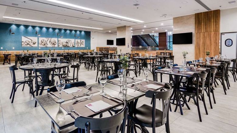 <b>Comfort Suites Vitoria Restaurant</b>. Images powered by <a href="https://iceportal.shijigroup.com/" title="IcePortal" target="_blank">IcePortal</a>.
