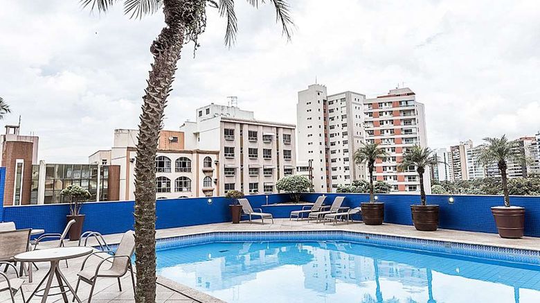 <b>Comfort Suites Vitoria Pool</b>. Images powered by <a href="https://iceportal.shijigroup.com/" title="IcePortal" target="_blank">IcePortal</a>.