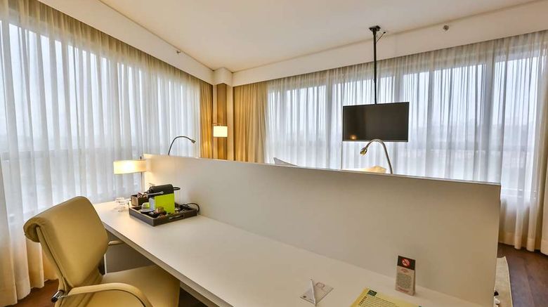 <b>Quality Hotel Sao Caetano Suite</b>. Images powered by <a href="https://iceportal.shijigroup.com/" title="IcePortal" target="_blank">IcePortal</a>.