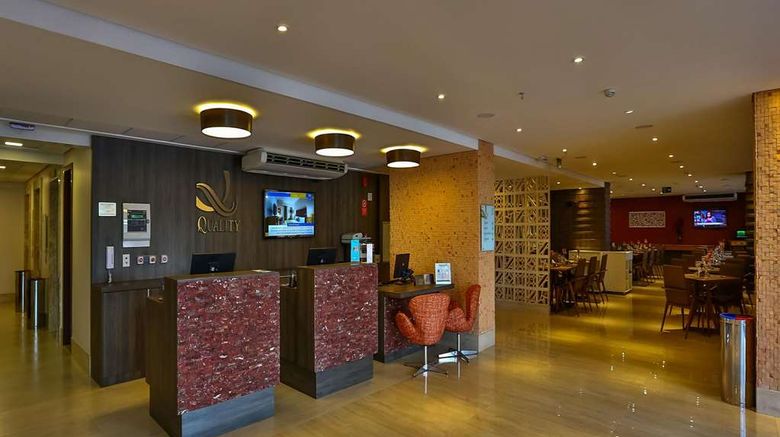 <b>Quality Hotel Goiania Lobby</b>. Images powered by <a href="https://iceportal.shijigroup.com/" title="IcePortal" target="_blank">IcePortal</a>.